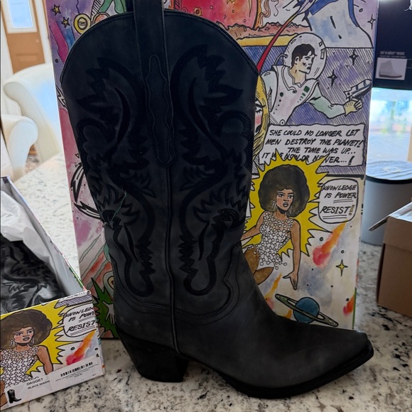 Jeffrey Campbell Black Washed Dagget Boots - Picture 7 of 10